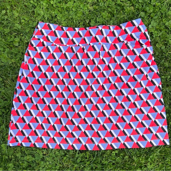 Tail White Label Bright Colored Triangular Pattern Tennis Golf Skort NWOT - Picture 1 of 8